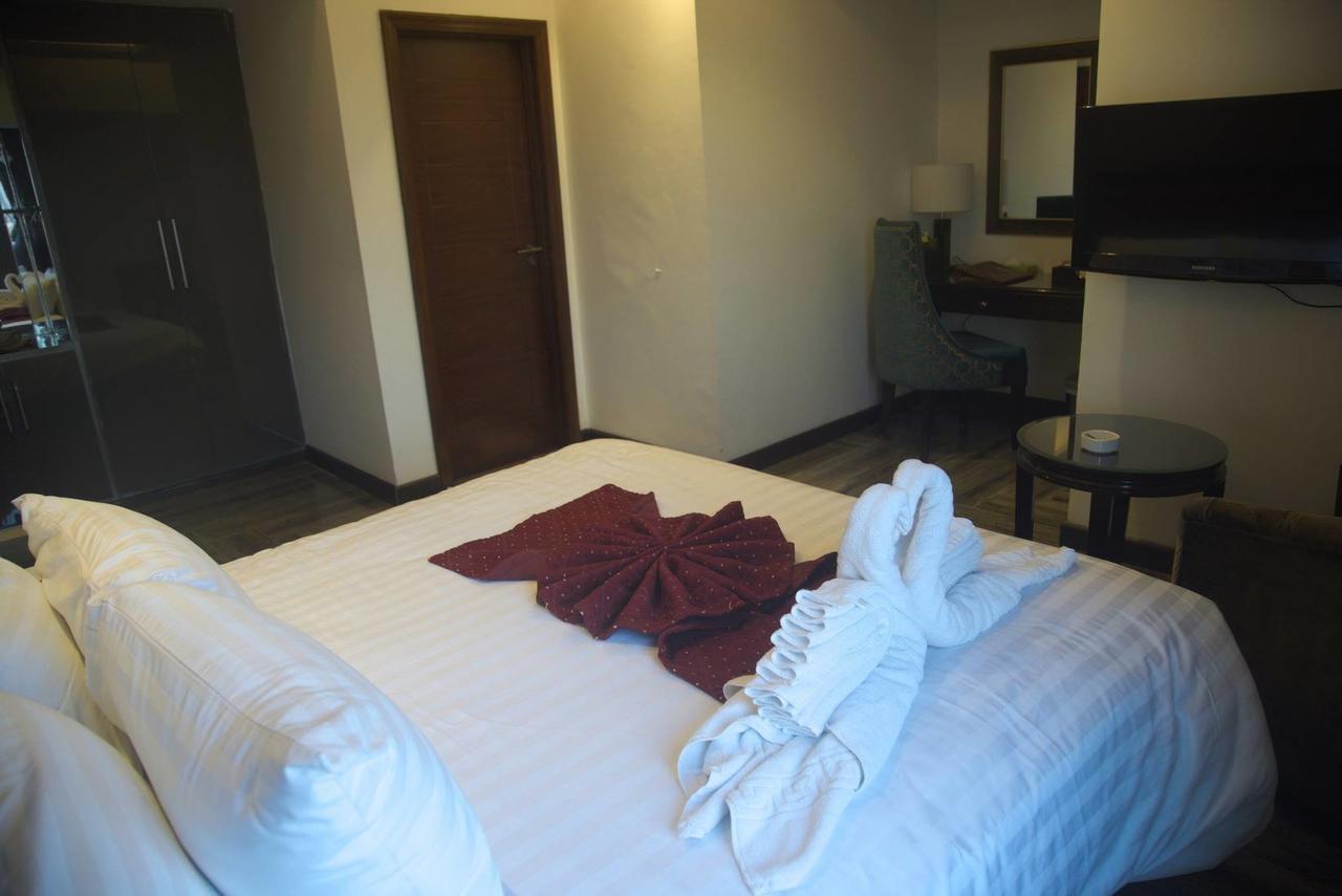 Savoey Hotel Lahore Exterior photo