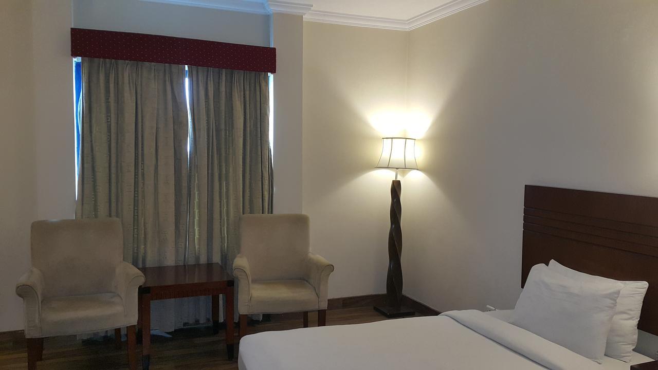 Savoey Hotel Lahore Exterior photo