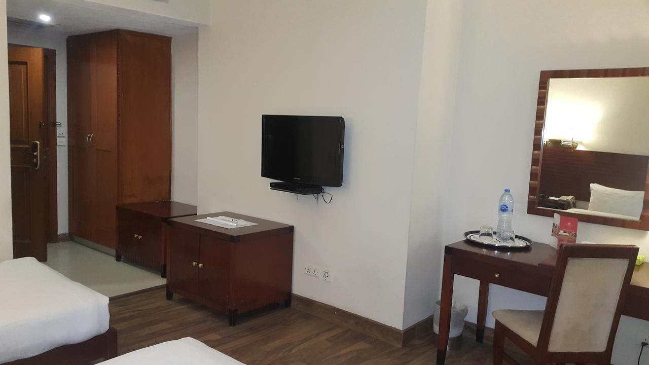 Savoey Hotel Lahore Exterior photo
